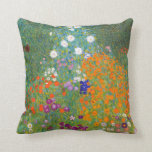 Almofada Gustav Klimt: Jardim Flor<br><div class="desc">Um belo travesseiro clássico com um jardim florístico colorido, pintado pelo pintor simbolista austríaco Gustav Klimt.</div>