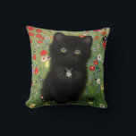 Almofada Gustav Klimt Kitten<br><div class="desc">Travesseiro com um gatinho Gustav Klimt! Este gatinho preto veste um colar prateado e se senta num campo de flores vermelhas,  azuis,  brancas e amarelas. Um presente maravilhoso para amantes de gatos e entusiastas de arte austríacos!</div>