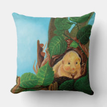 Hazel dormouse comendo avelã