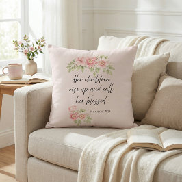 Almofada Her children rise up and call her blessed