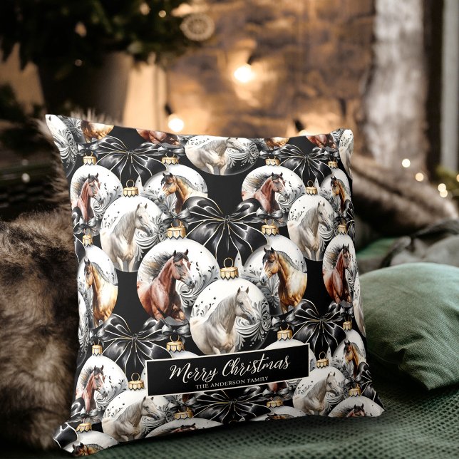 Almofada Hormonas pretas e douradas Padrão de Natal (Horses black and gold Christmas quote Throw Pillow)