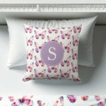 Almofada Ideias De Sala De Dorme Para Meninas<br><div class="desc">Entra num mundo tranquilo e criativo com os nossos travesseiros decorativos de monogramas cativantes, perfeitos para o quarto bonito e as ideias do dormitório para as raparigas. Estes travesseiros apresentam um padrão de borboleta, decorada com luvas em tons de rosa e roxo. A técnica de aquarela funde fluidamente as cores,...</div>