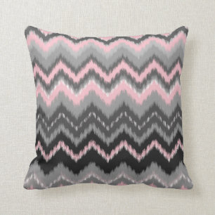 Almofada Ikat cor-de-rosa e cinzento Chevron
