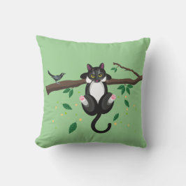 Almofada Ilustração de gato preto e branco subindo numa árv