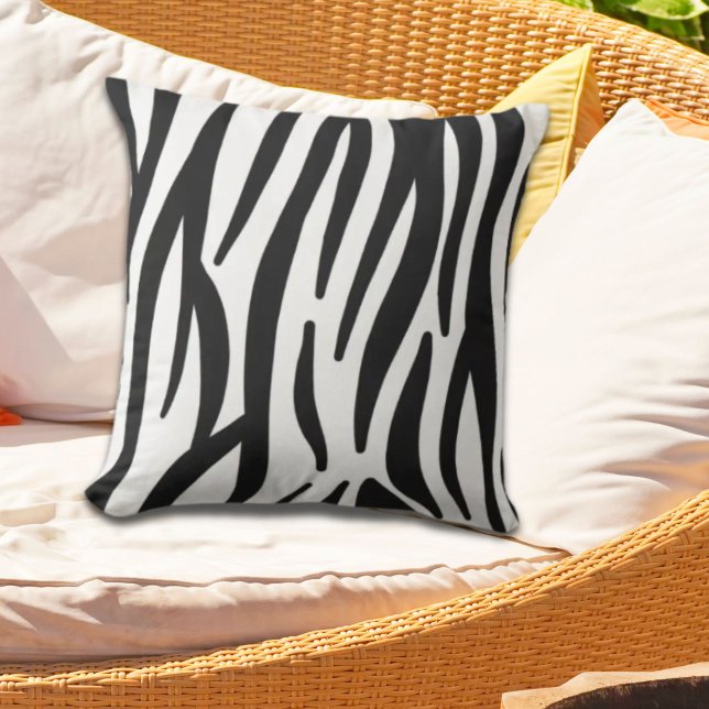 Almofada impressão branca-branca-branca-na moda-branca-cinz (girly chic stylish black white zebra print outdoor pillow)