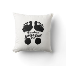 Impressão de "Estar onde estão seus pés" preto e b