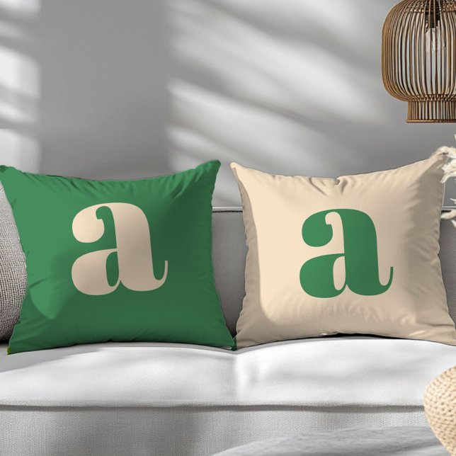 Almofada Inicial moderno retrô verde e creme  (Criador carregado)