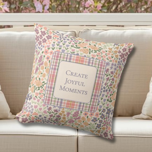 Almofada Inspirational Patchwork Floral & Plaid Pillow (Personalized Floral Plaid Throw Pillow – Create Joyful Moments Quote –  Inspirational Home Decor)