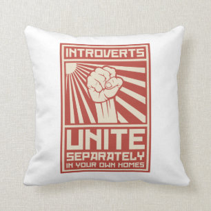 Almofada Introverts unem-se separada em suas próprias casa