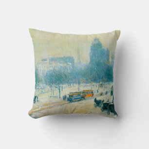 Almofada Inverno na Union Square por Frederick Childe Hassa