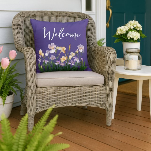 Almofada Irises Floral Purple Welcome (create cozy outdoors ambiance with porch throw pillows .)