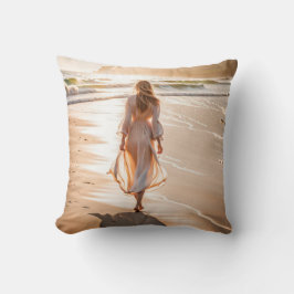 Almofada Jovens caminhando na praia