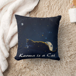 Almofada Karma é um gato roncando no meu colo