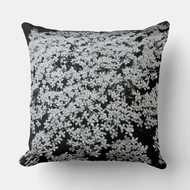 Almofada Lace Wildflower B&W da Rainha Anne (Frente)
