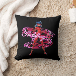 Almofada Ladybug e Gráfico Tikki