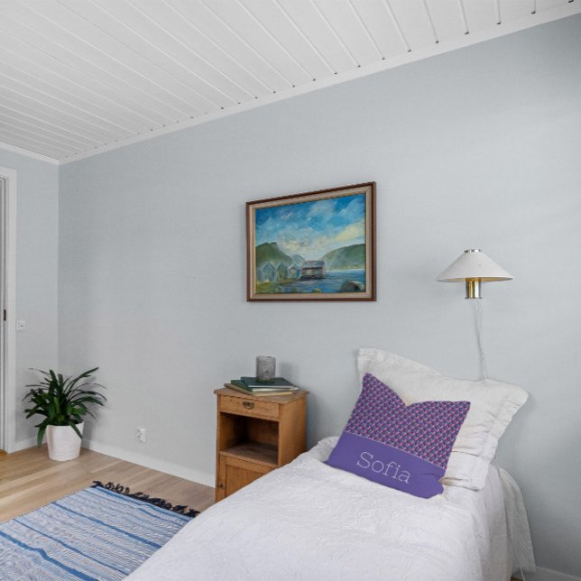 Almofada lavanda do nome do padrão do triângulo abstrato (Criador carregado)