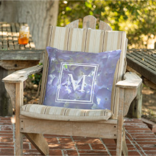 Almofada Lavanda púrpura Hidrangas de flores roxas monogram