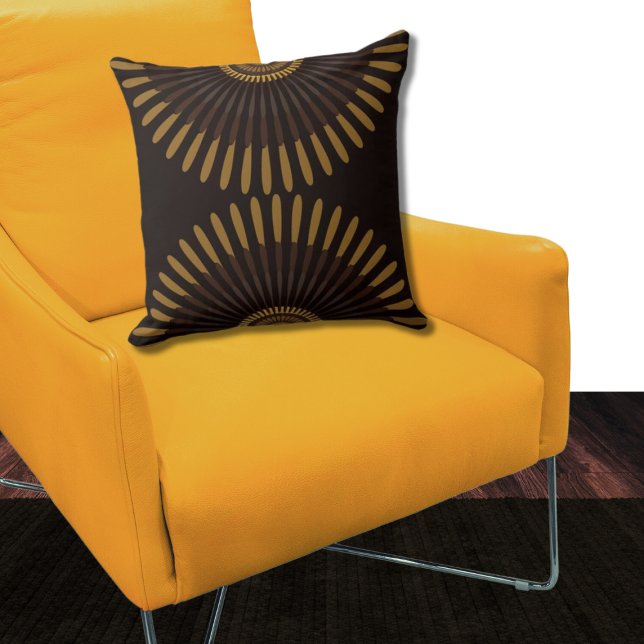 Almofada Leque Etno Marrom Centrado Emplumado (Feathery Fan Patterned Throw Pillow)