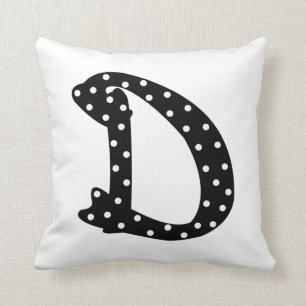 Almofada Letra preto e branco personalizada D das bolinhas