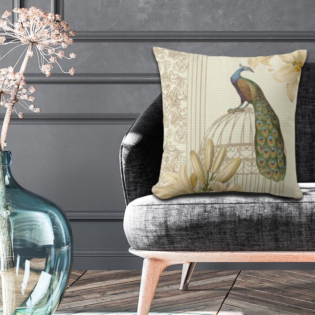 Almofada lily vintage botânica francesa Peacock (french country botanical lily vintage Peacock Throw Pillow)