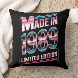 Almofada Limited Edition Retro 1989 Throw Pillow