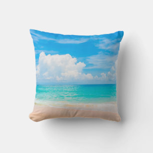 Almofada Linda praia tropical com céu azul e branco c