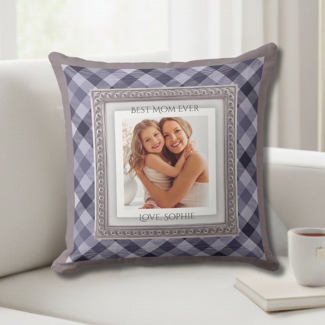 Almofada Lindo Enfeite de Fotos da Mãe em Xadrez Roxo (For the mom who loves classic home decor style and precious memories)