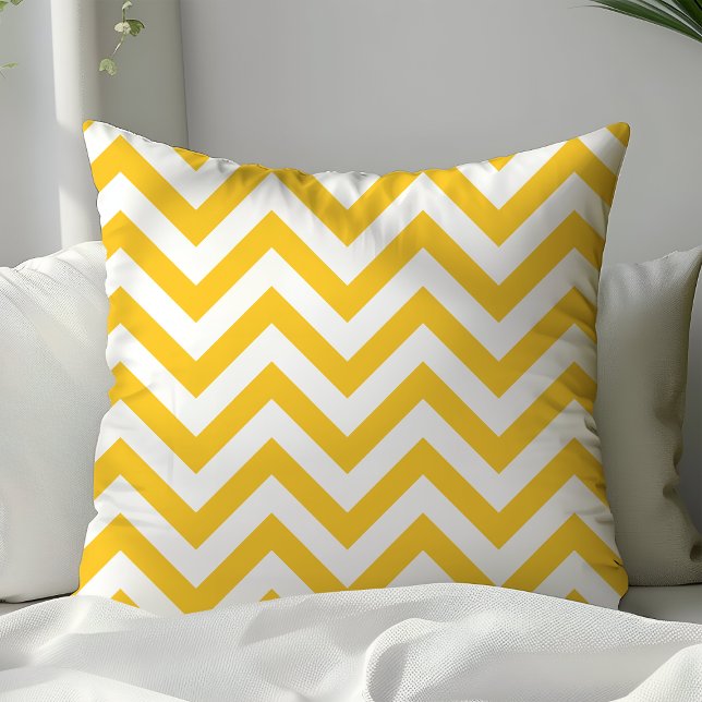 Almofada Listras Zig Zag em Chevron Amarelo e Branco na Mod (Criador carregado)