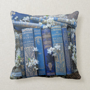 Almofada Livros Azuis e Blossomas