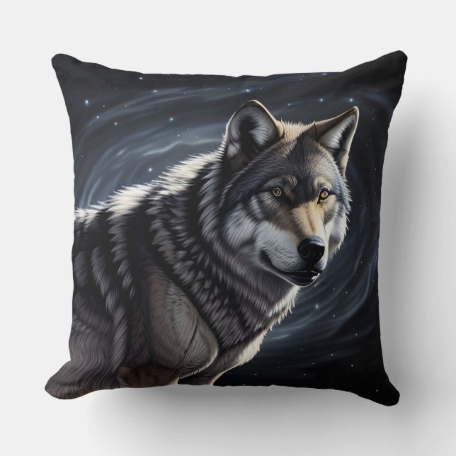 Almofada Lobo Majestoso Sob Céu Estrelado (Frente)