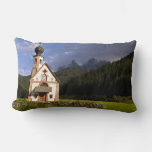 Almofada Lombar Bela igreja isolada e solitária chamada Rainui