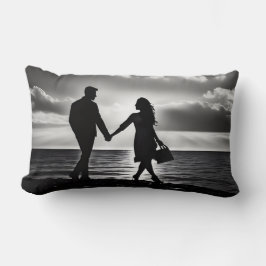 Almofada Lombar Black & White Beach Walk Silhouette: Eterno Love