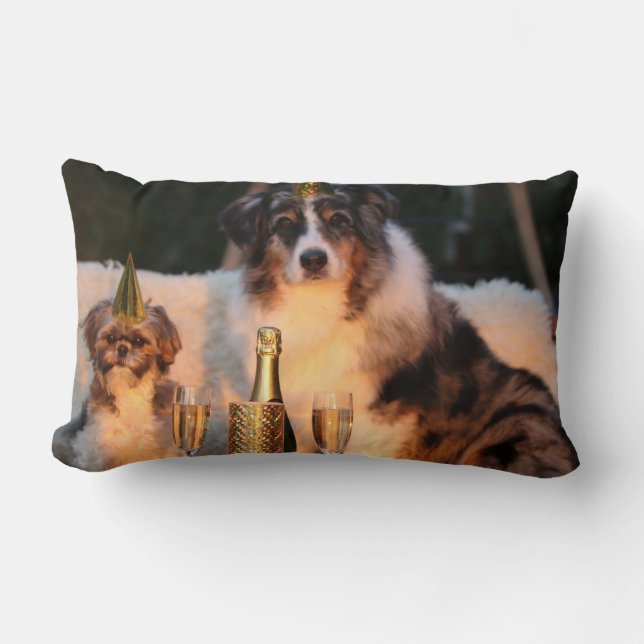 Almofada Lombar Cães Celebrando Ano Novo (Frente)