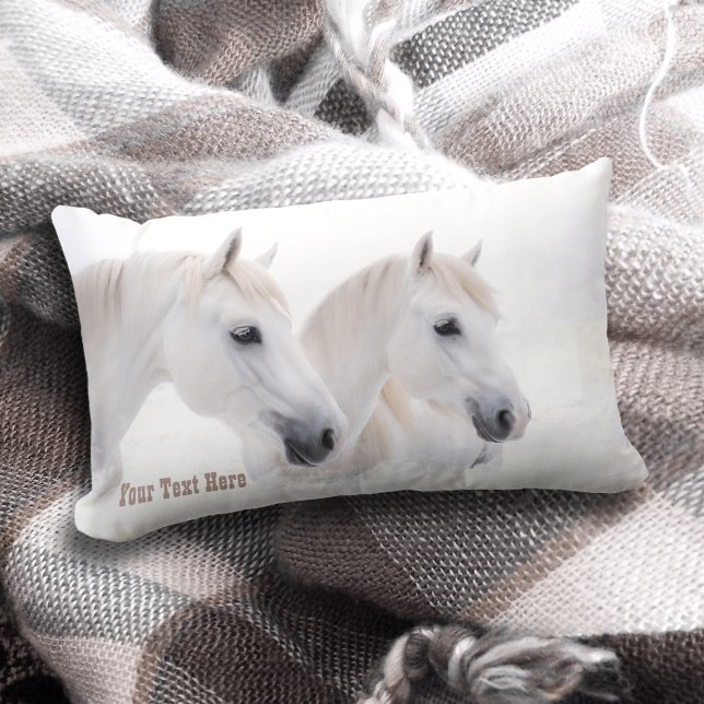 Almofada Lombar Cavalos Brancos de Sonho de Neve Elegante (Pillow featuring a dreamy painting of white horses)