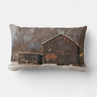 Almofada Lombar Cena de Neve Rustic Barn & Cottage