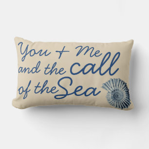 Almofada Lombar Chamada do Sea Blue Spiral Seashell & Family Name