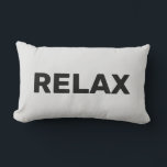 Almofada Lombar Cojines, Cojín de 16" x 16"<br><div class="desc">Respira hondo, suelta el estrés y deja que la calma te abrace. Este cojín suave y con diseño minimalista lleva impresa la palabra “Relax” como recordatorio diario de que tu paz es prioridad. Perfecto para tu habitación, rincón de lectura o espacio de descanso. 🌿 Material cómodo y resistente 🌙 Diseño...</div>