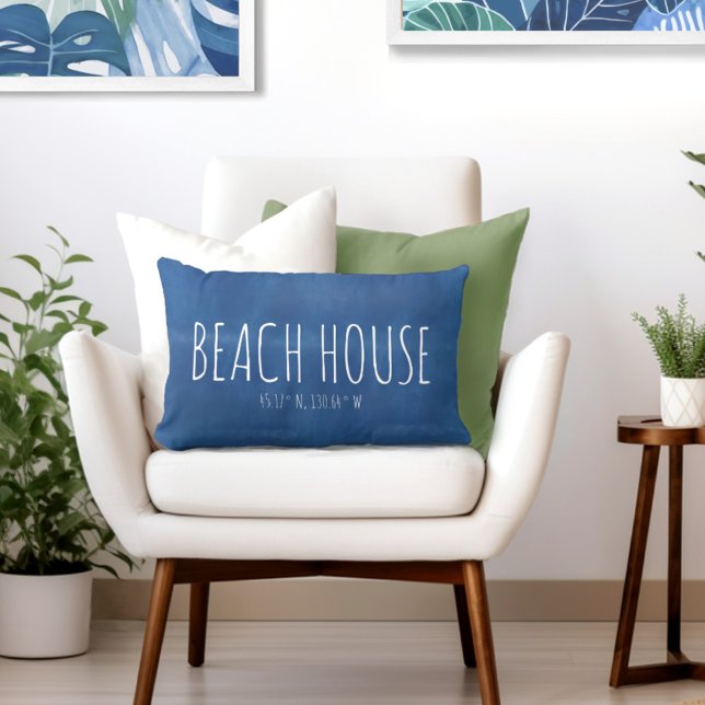 Almofada Lombar Coordenadas Personalizadas da Casa de Praia Azul (Add your own Beach House map co-ordinates to this Totally Coast throw pillow.)