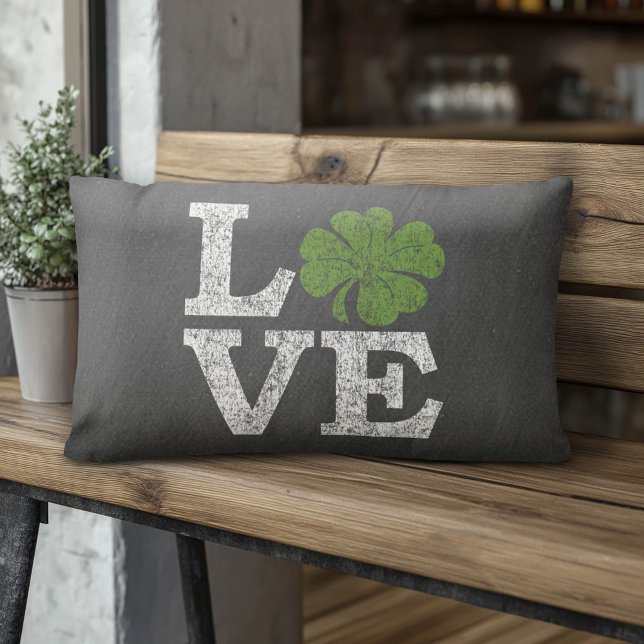Almofada Lombar Dia de São Patrício AMOR com shamrock (Custom Monogram Pillow)