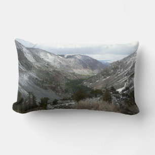 Almofada Lombar Dirigindo pelas montanhas Snowy Sierra Nevada