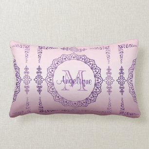 Almofada Lombar Do laço roxo do rico do quadro do monograma Lilac