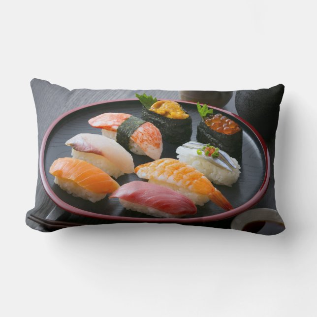 Almofada Lombar Elegant Sushi Plate Cushion – Taste of Tradition (Frente)