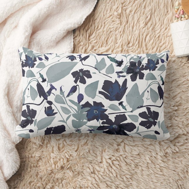 Almofada Lombar Elegante Clematis Vine Floral Watercolor (Clematis Vine Elegant Blue Gray Flowers home decor pillow from Studio Posies. )