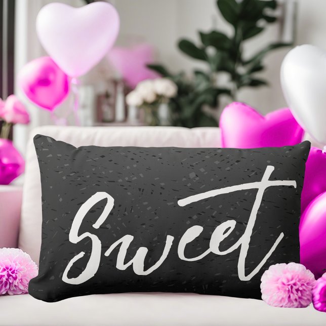 Almofada Lombar Elegante Design de doce branco e preto (Elegant Black and White Sweet Design Lumbar Pillow)