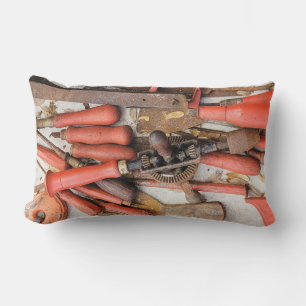 Almofada Lombar Ferramenta Antiguamente Rustic Red Man