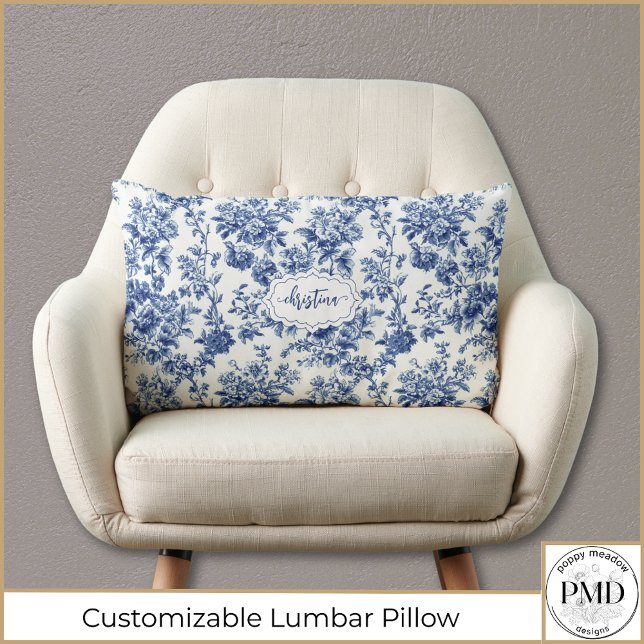 Almofada Lombar Ferramenta Personalizada Personalizada de Marinho  (Custom Vintage Floral Navy Blue and White Toile Lumbar Pillow with Name or Initials.)
