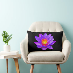 Almofada Lombar Flor de Lótus Violeta em Preto