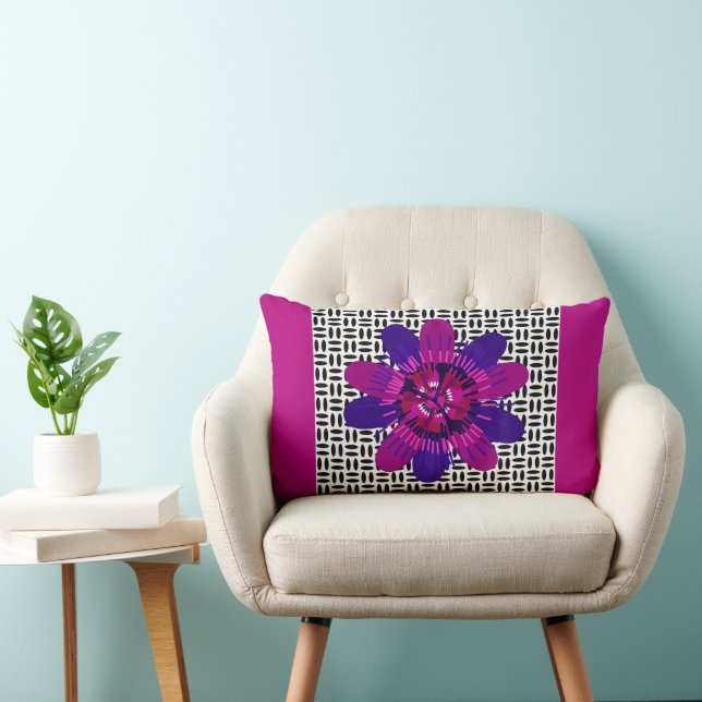 Almofada Lombar Flor em rosa e roxo em preto e branco (Cadeira)