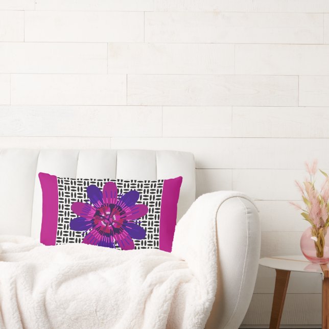 Almofada Lombar Flor em rosa e roxo em preto e branco (Sofá)