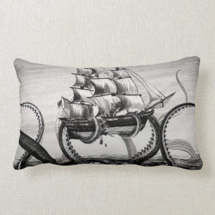 Almofada Lombar Kraken/polvo Eatting um navio de pirata,